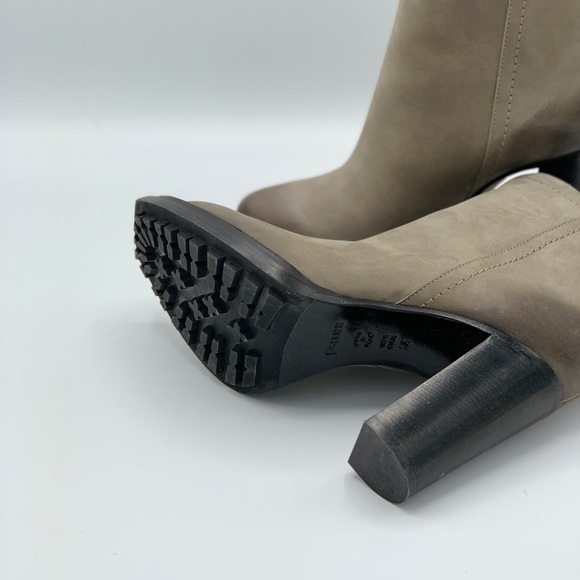 Shearling-lined distressed leather ankle boots - Picture 6 of 6